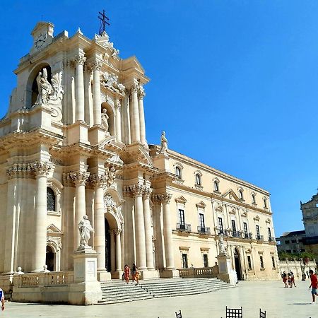 Elegante Appartamento In Palazzo Storico Ortigia Syrakus Exterior foto