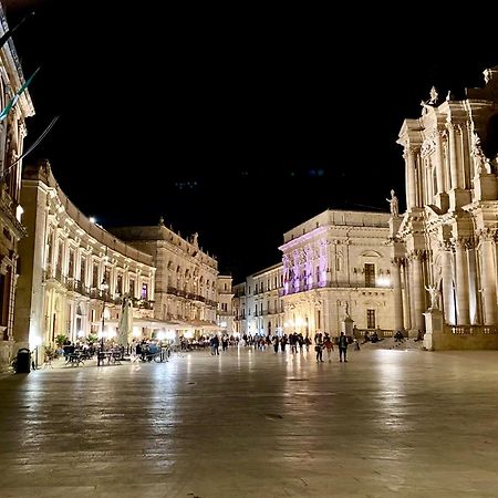 Elegante Appartamento In Palazzo Storico Ortigia Syrakus Exterior foto