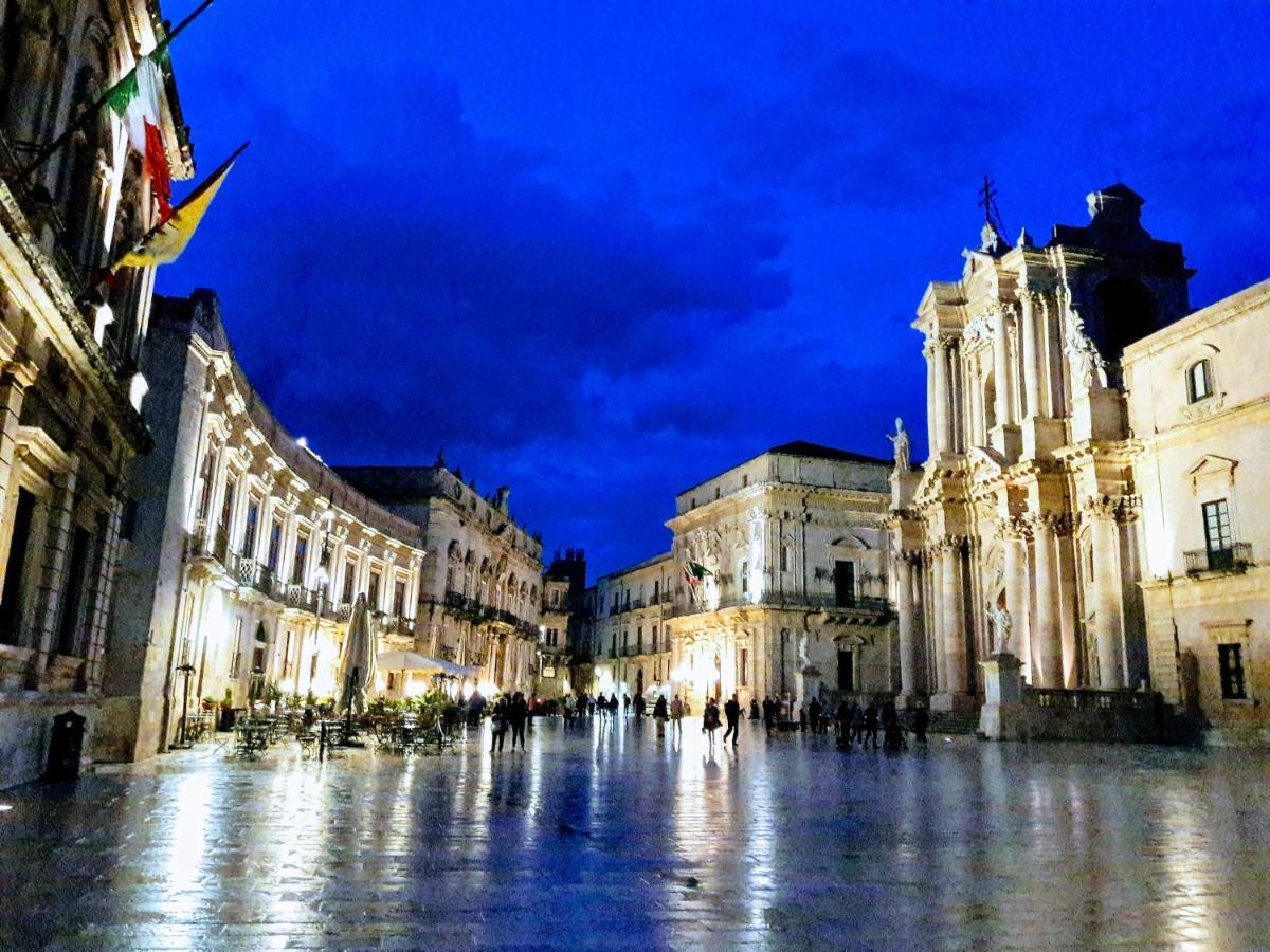 Elegante Appartamento In Palazzo Storico Ortigia Syrakus Exterior foto