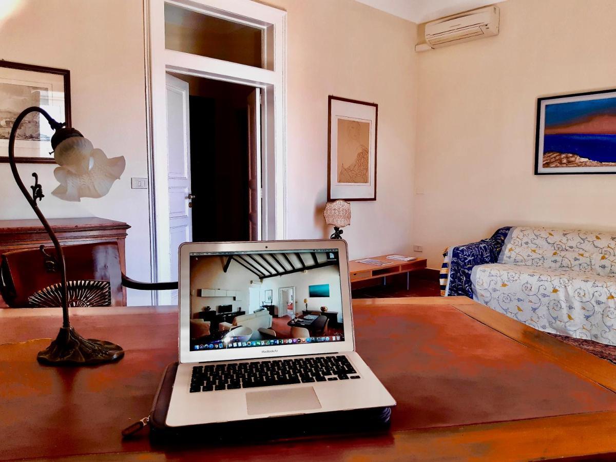 Elegante Appartamento In Palazzo Storico Ortigia Syrakus Exterior foto