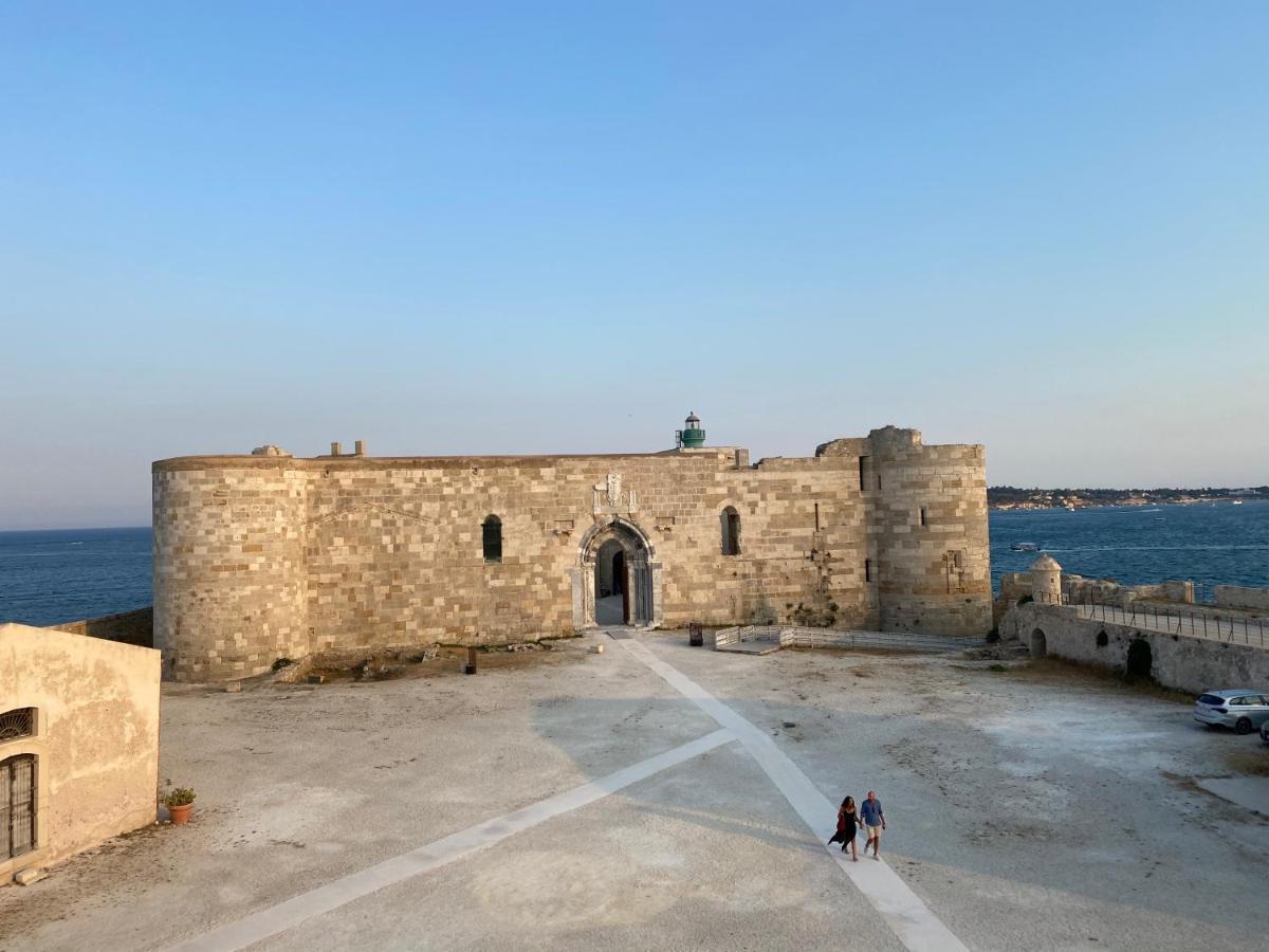 Elegante Appartamento In Palazzo Storico Ortigia Syrakus Exterior foto