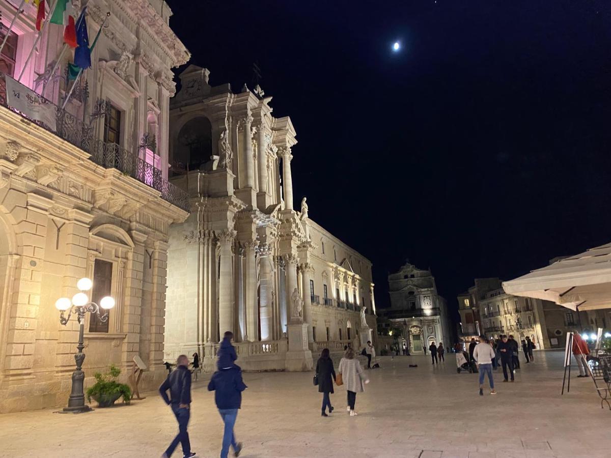 Elegante Appartamento In Palazzo Storico Ortigia Syrakus Exterior foto