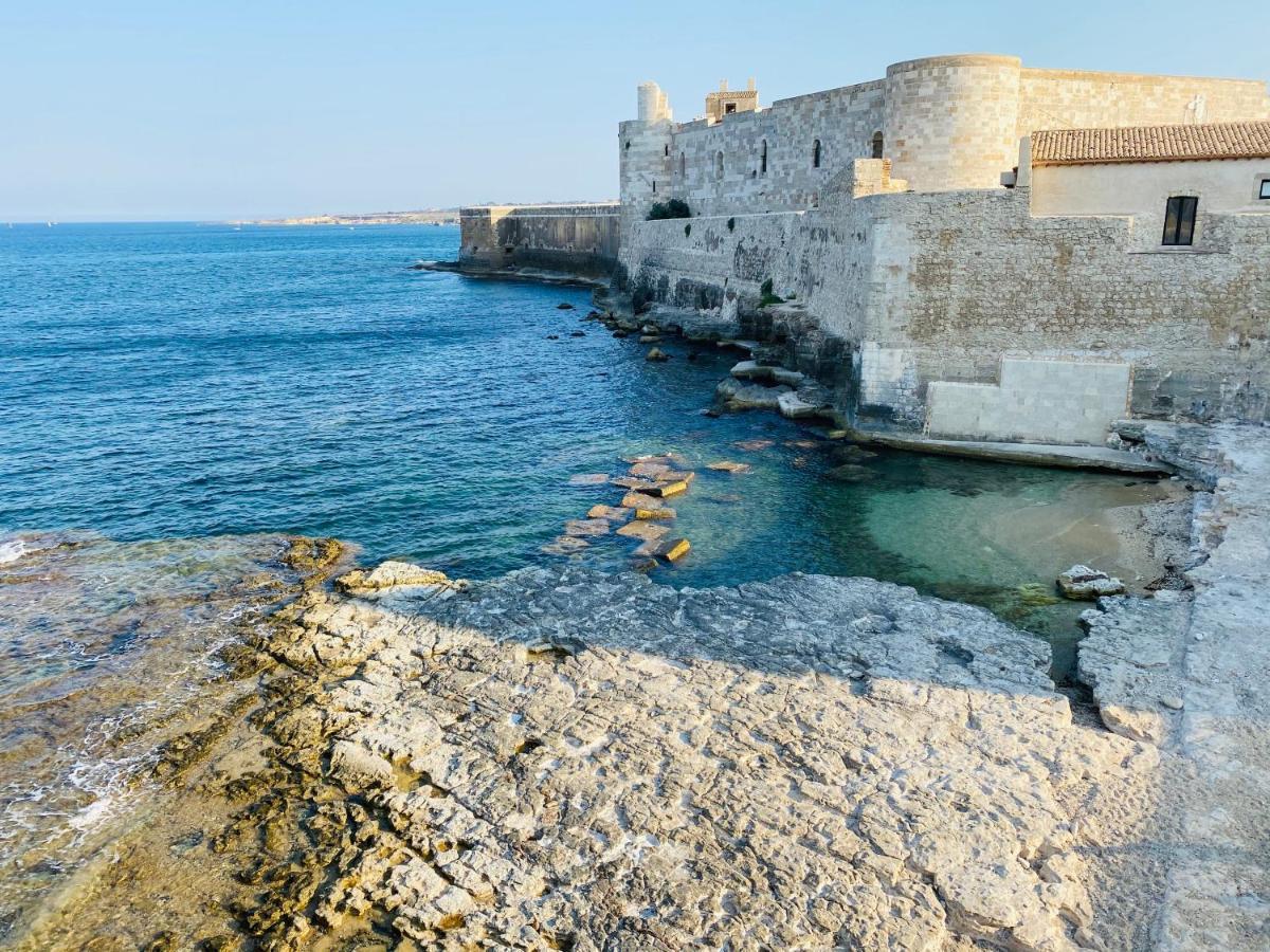 Elegante Appartamento In Palazzo Storico Ortigia Syrakus Exterior foto