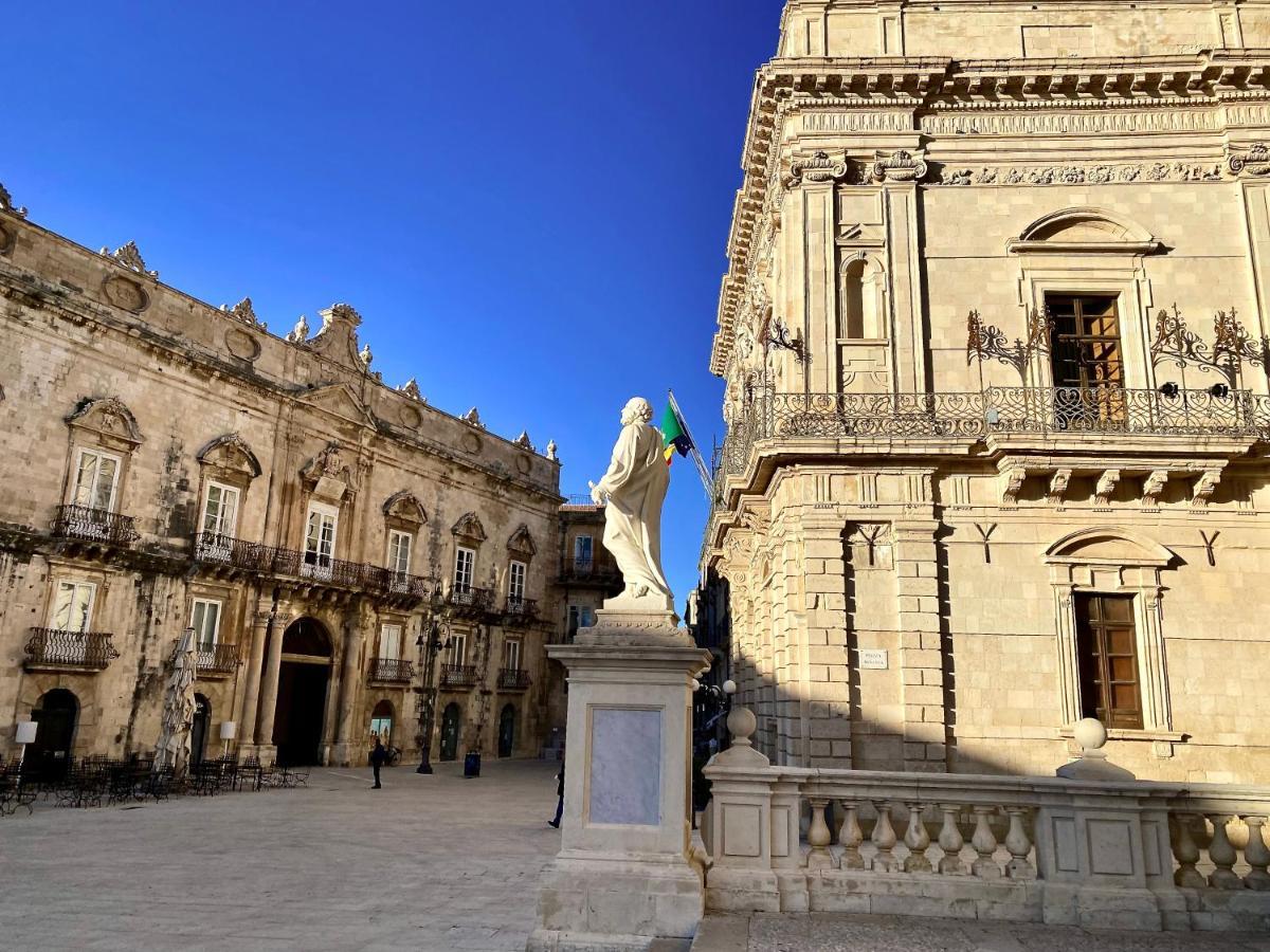 Elegante Appartamento In Palazzo Storico Ortigia Syrakus Exterior foto