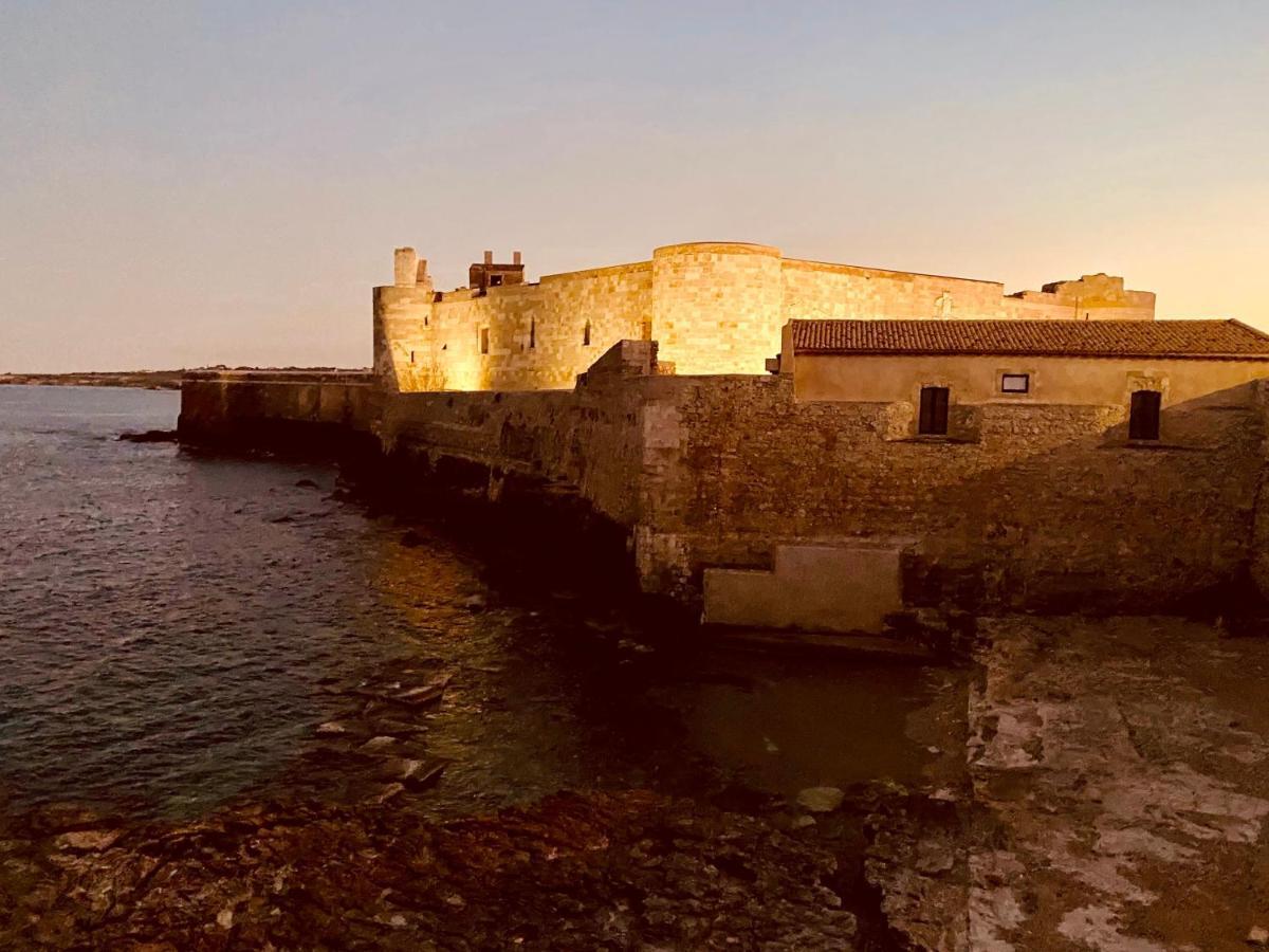 Elegante Appartamento In Palazzo Storico Ortigia Syrakus Exterior foto
