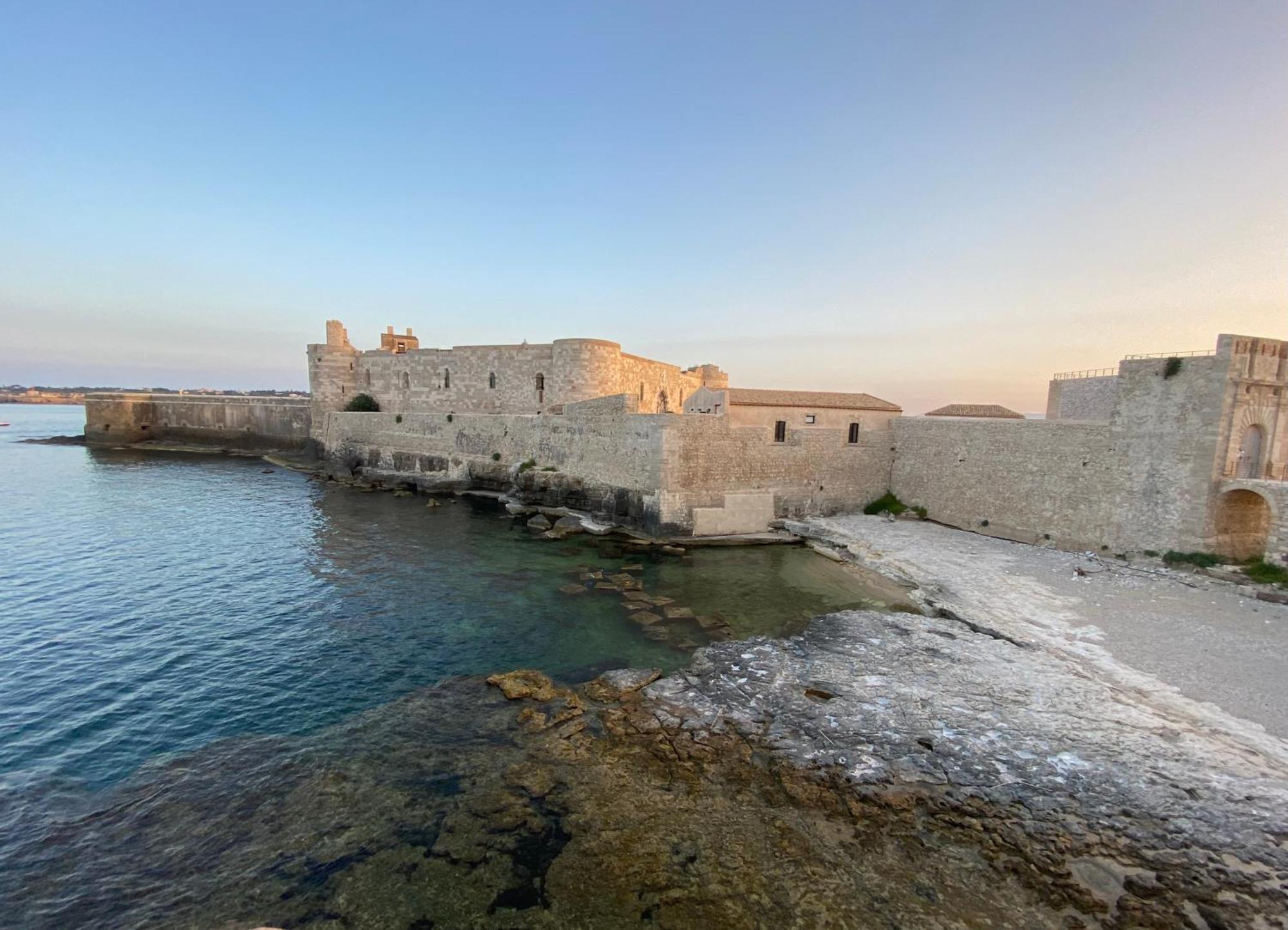 Elegante Appartamento In Palazzo Storico Ortigia Syrakus Exterior foto