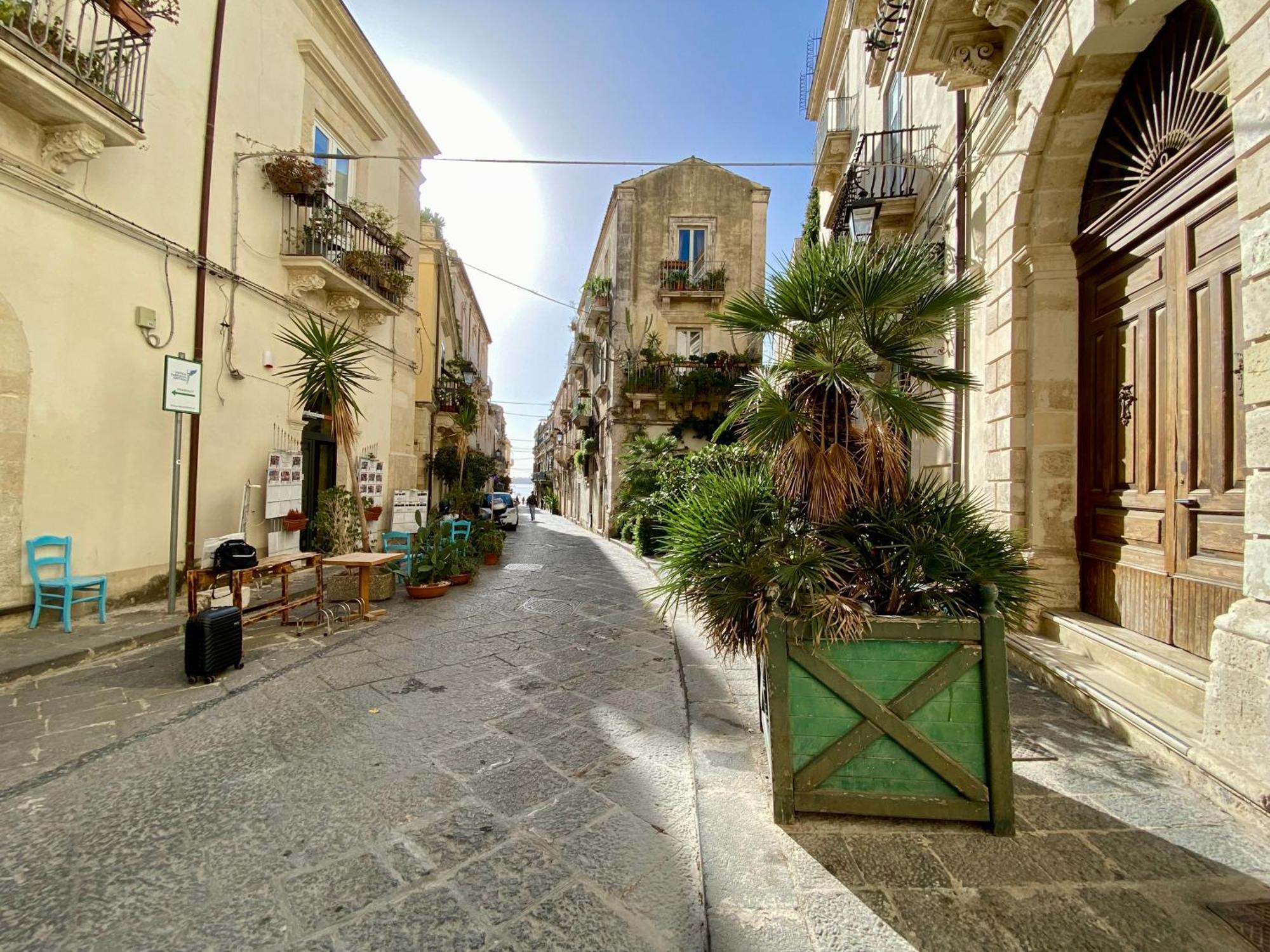 Elegante Appartamento In Palazzo Storico Ortigia Syrakus Exterior foto