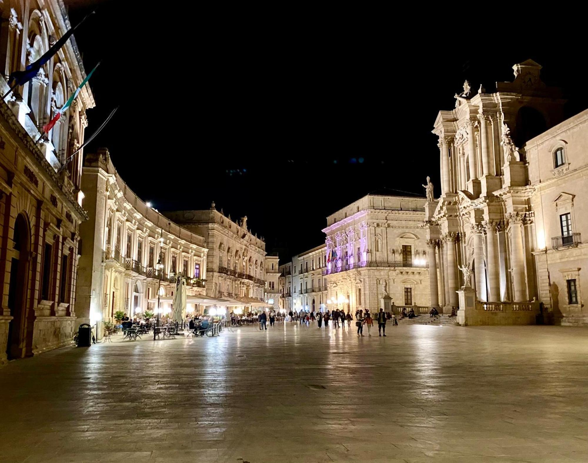 Elegante Appartamento In Palazzo Storico Ortigia Syrakus Exterior foto