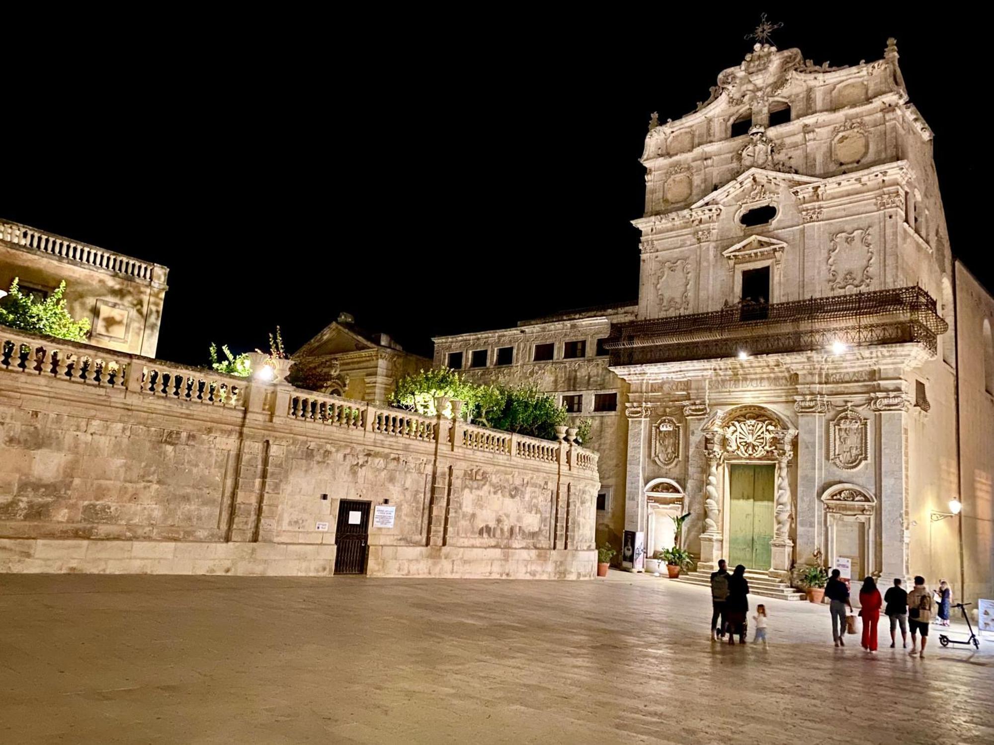 Elegante Appartamento In Palazzo Storico Ortigia Syrakus Exterior foto