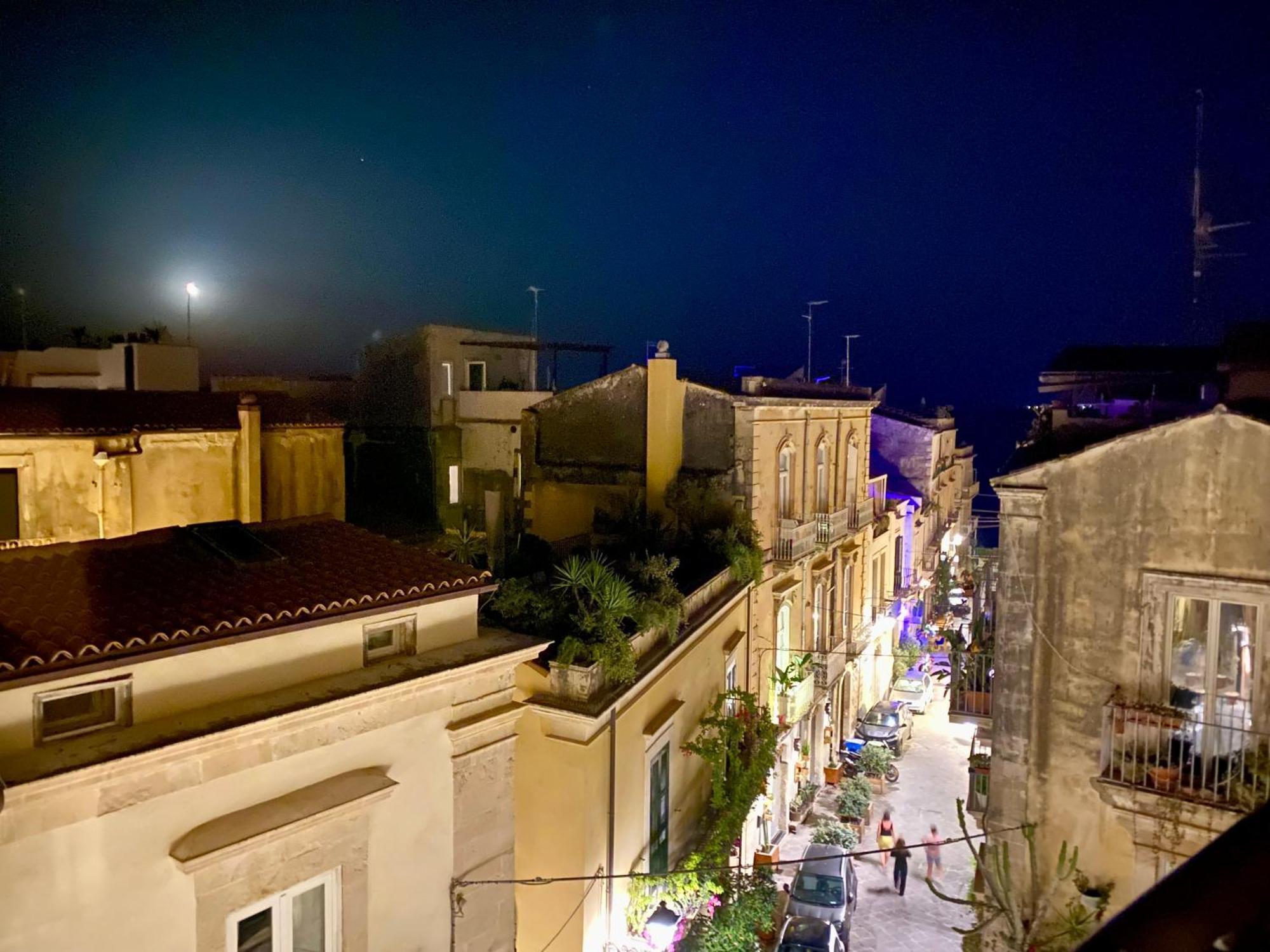 Elegante Appartamento In Palazzo Storico Ortigia Syrakus Exterior foto