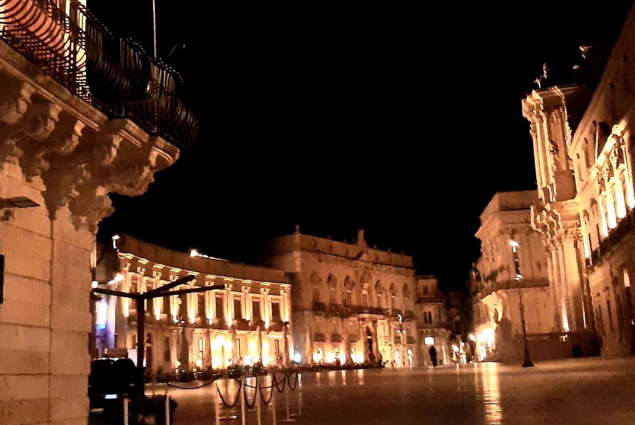 Elegante Appartamento In Palazzo Storico Ortigia Syrakus Exterior foto